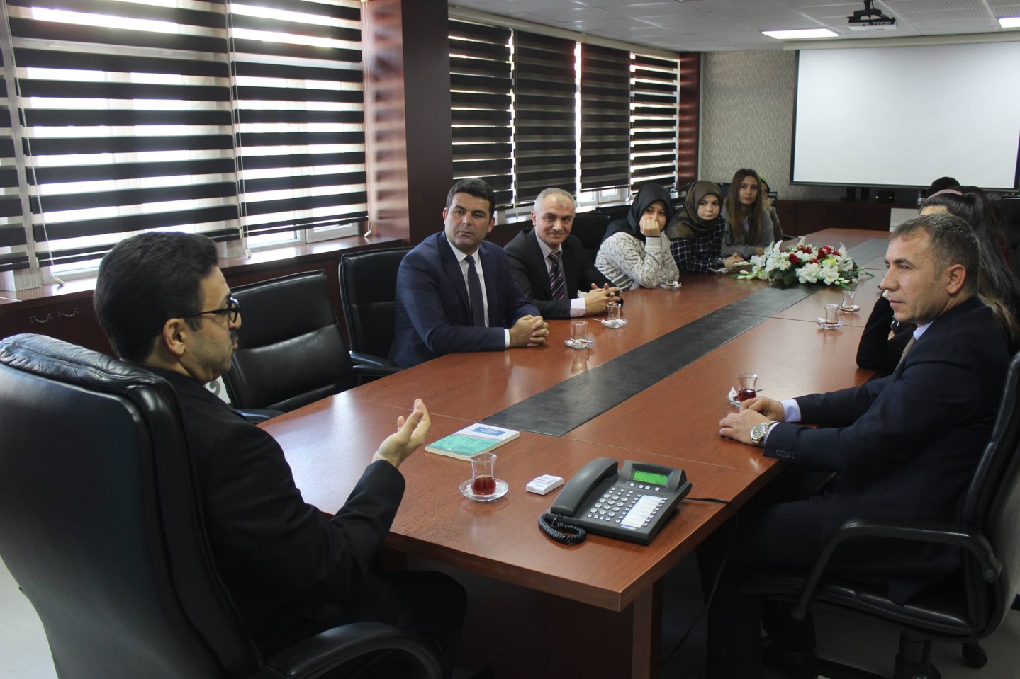 Gençlerle Kitap Okuma Halkası büyüyor 1