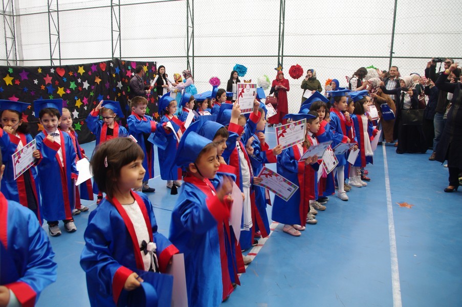 Nesrin Halit Zarbun’da okul öncesi şenliği ve mezuniyet töreni 25