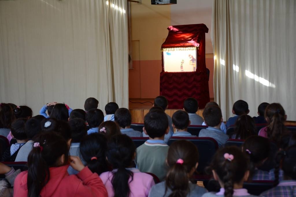 Hem yüreklere hem yüzlere neşe saçıldı 1