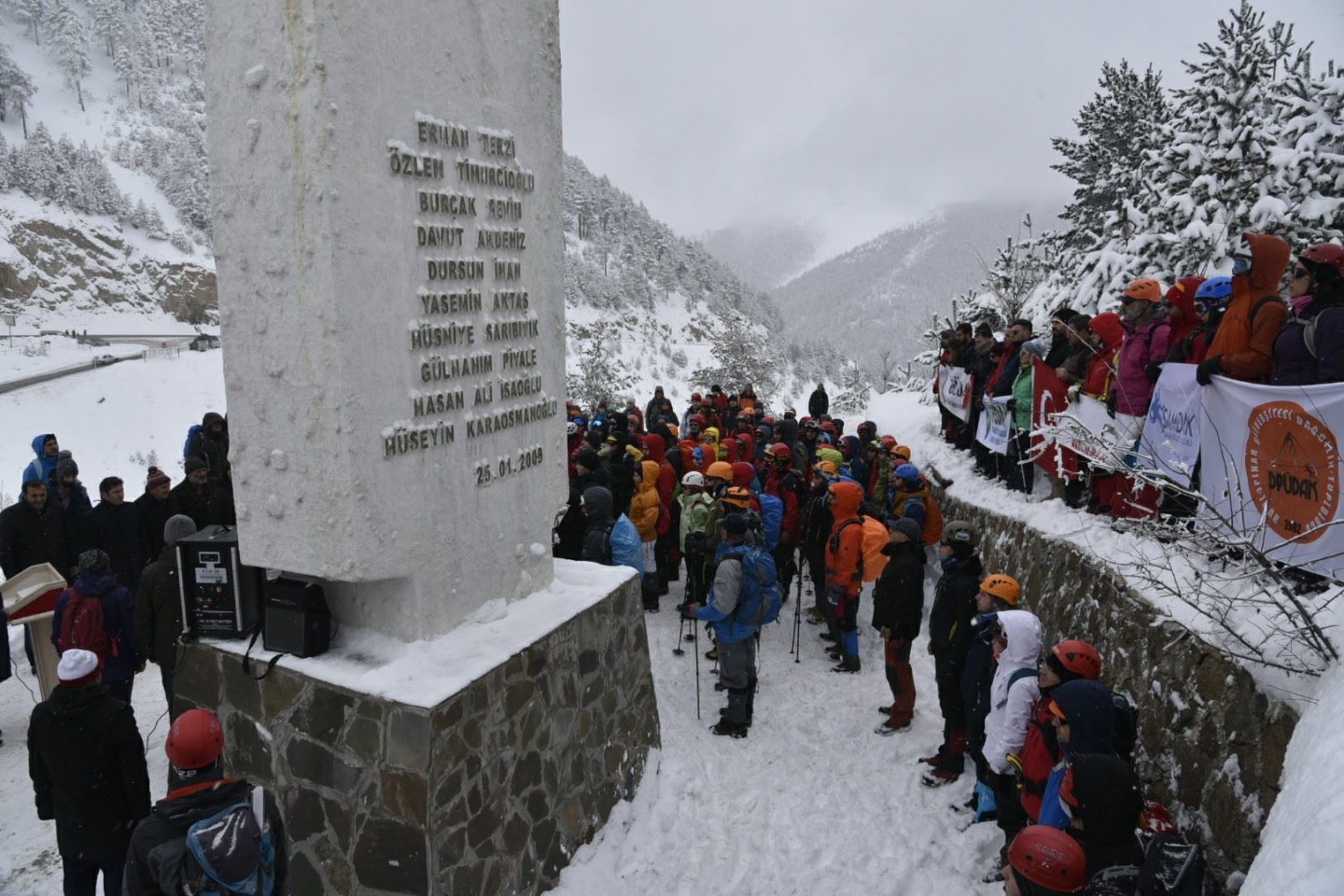 Zigana Dağı'nda çığda ölen 10 dağcı felaketin 9. yılında törenle anıldı   2