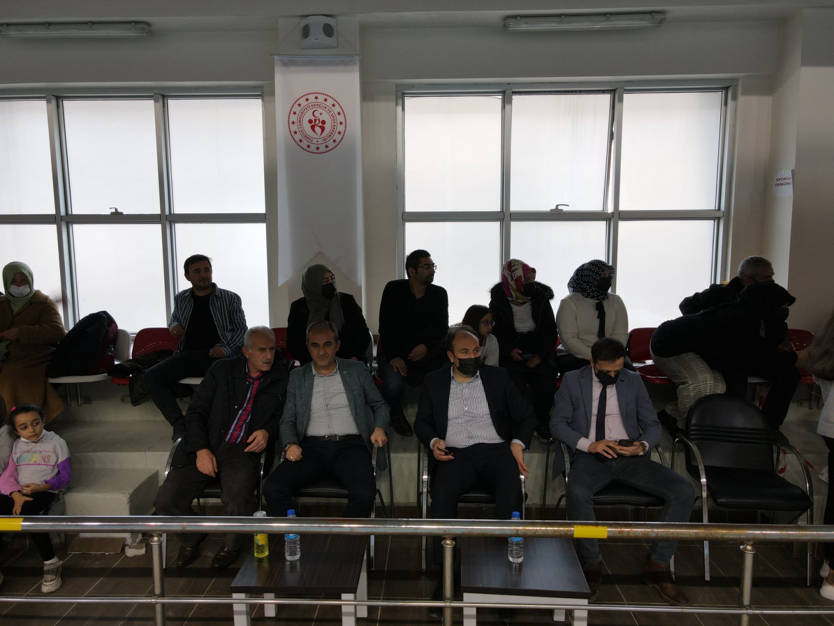 Yüzme okul yarışları yapıldı 4