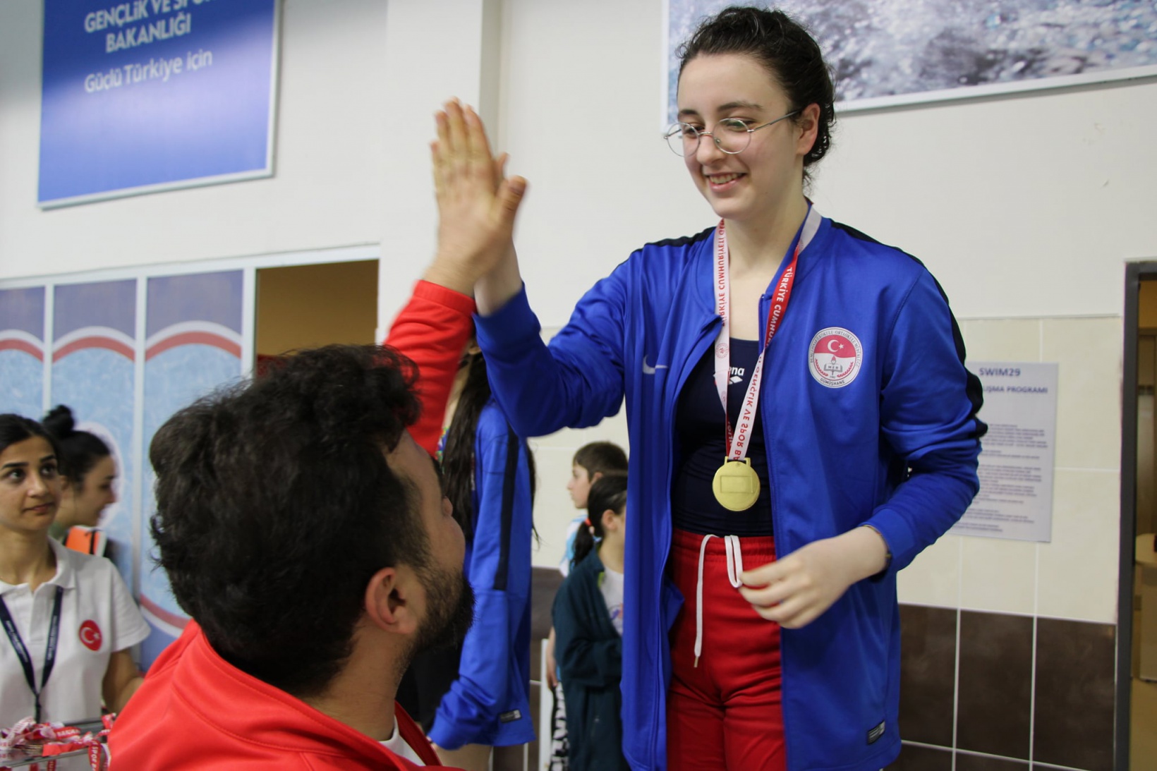 Yüzme okul yarışları yapıldı 20