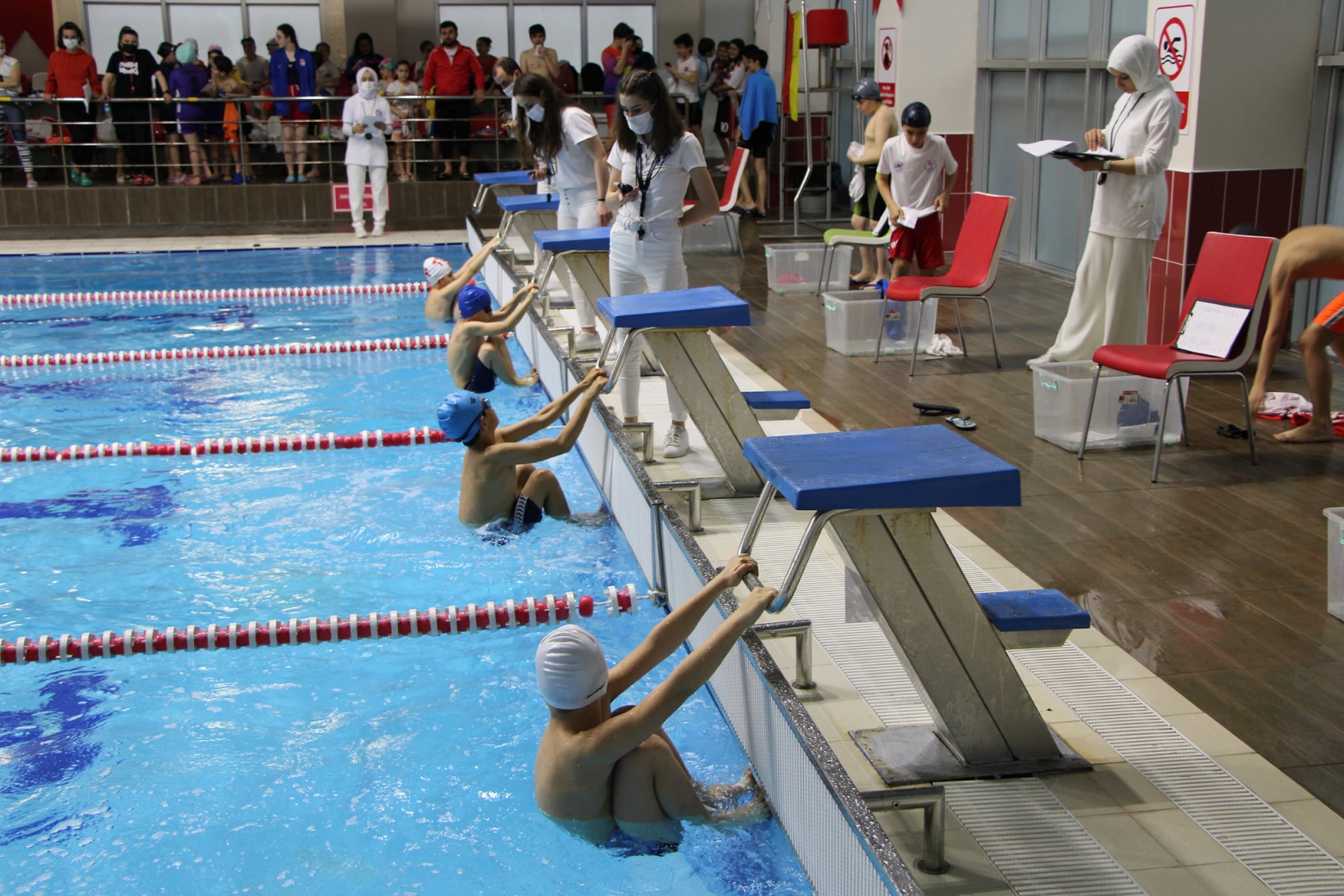 Yüzme okul yarışları yapıldı 27