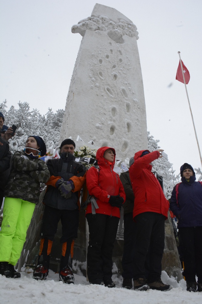 Zigana Dağı'nda çığda ölen 10 dağcı felaketin 9. yılında törenle anıldı   13