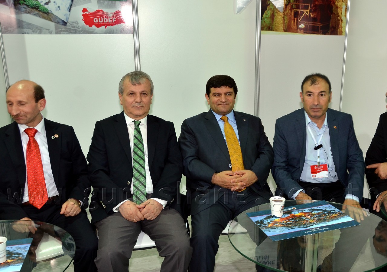 Vali Mayda Feshanedeki Stantları Gezdi 7