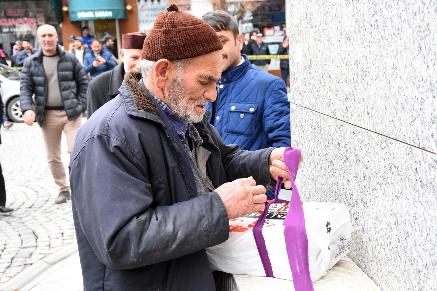 Gümüşhane’de şüpheli paketten yumurta çıktı 6