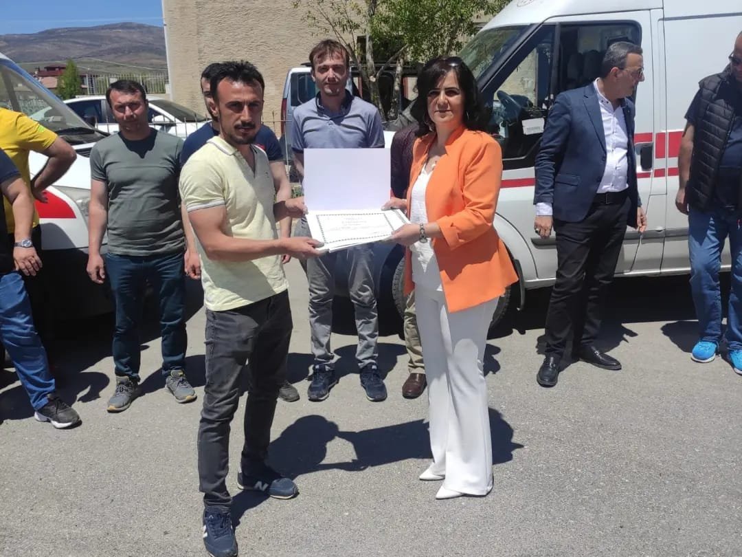 Sağlık çalışanlarına ambulans sürüş eğitimi verildi 4