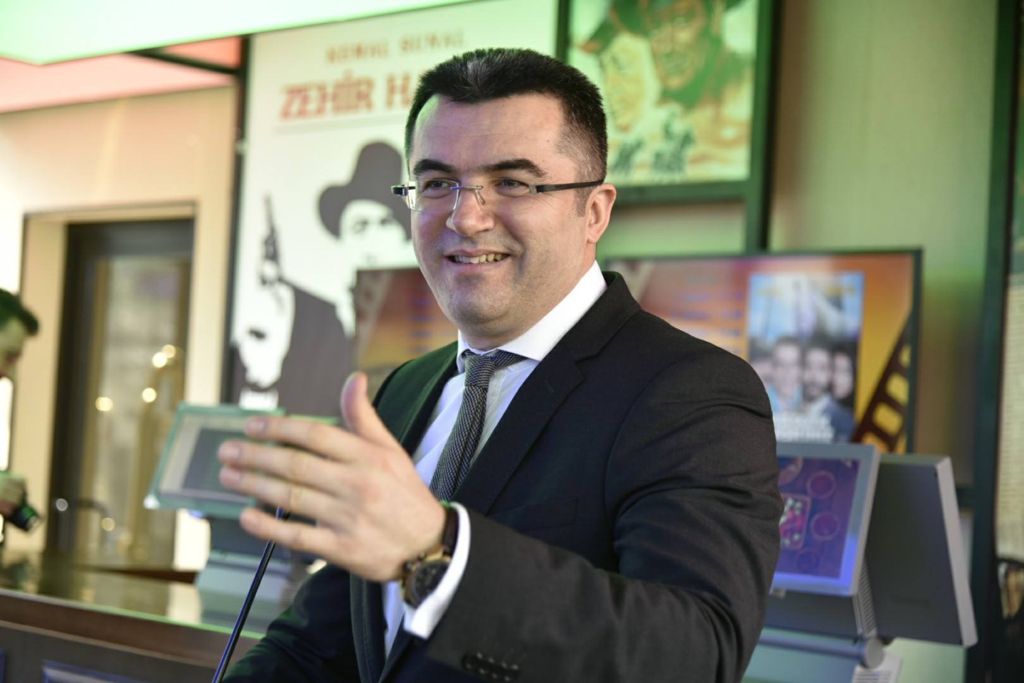 Yaşlı bakımı veren aileler kahvaltıda bir araya geldi 3