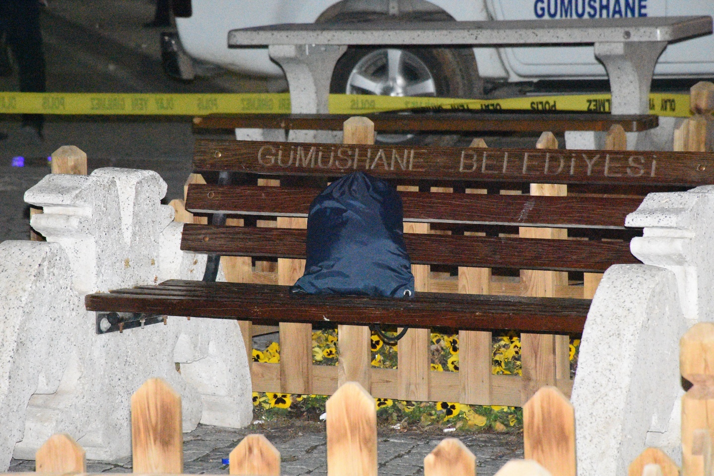 Gümüşhane’de şüpheli çantadan eşofman ve krampon çıktı 11