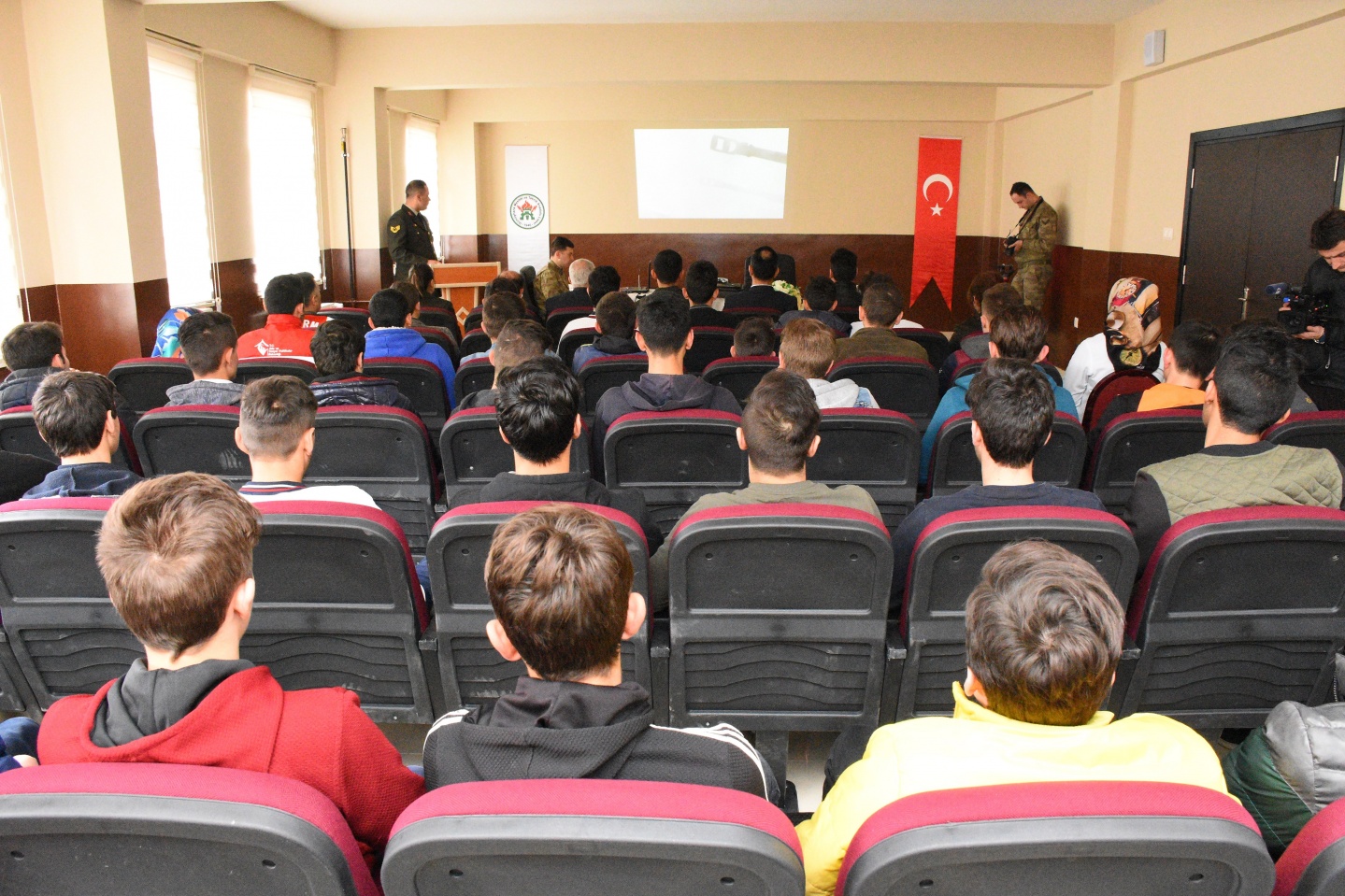 Gaziler öğrencilerle buluştu 2