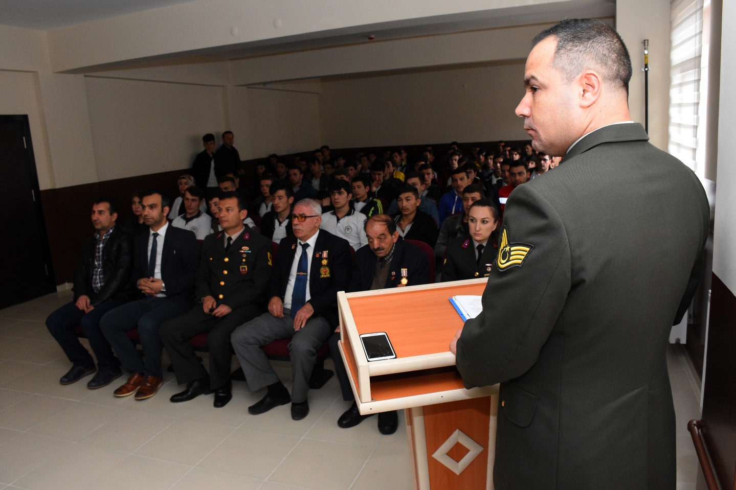 Gaziler öğrencilerle buluştu 4