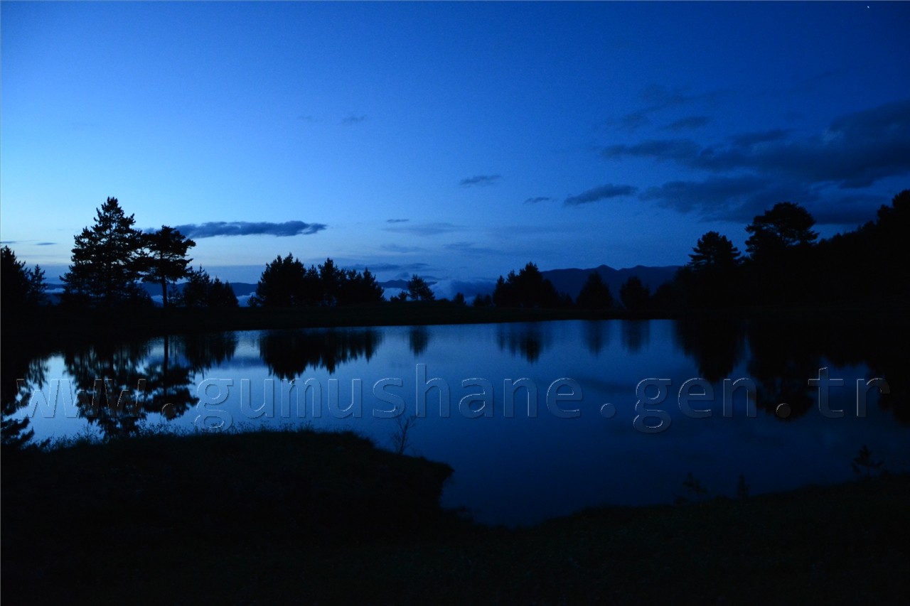 Gümüşhaneli Dağcılar Altınpınar Gölünde Kamp Kurdu 18