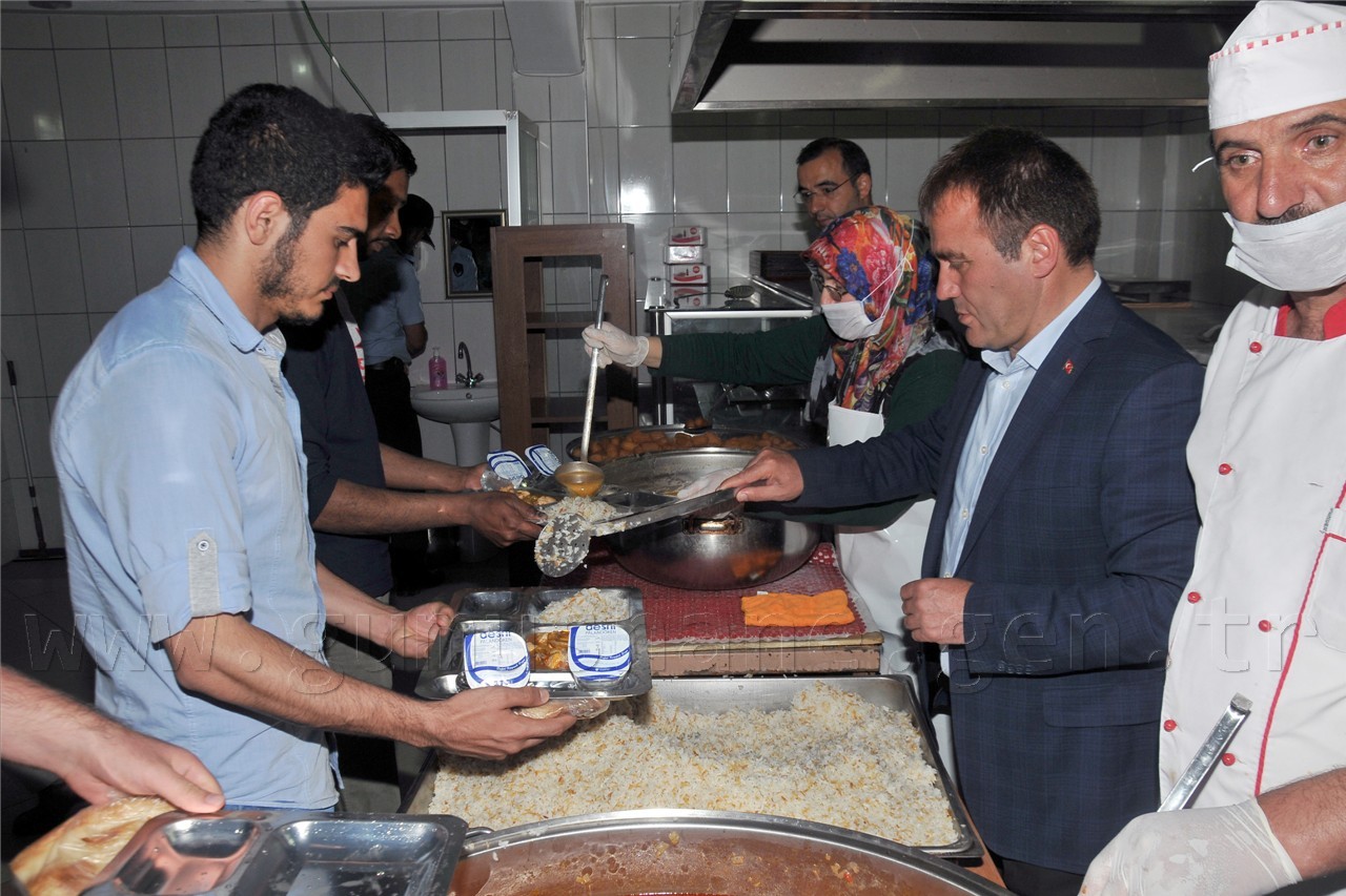 Belediye’nin iftar geleneği sürüyor 2