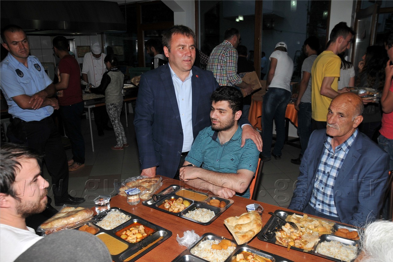 Belediye’nin iftar geleneği sürüyor 3