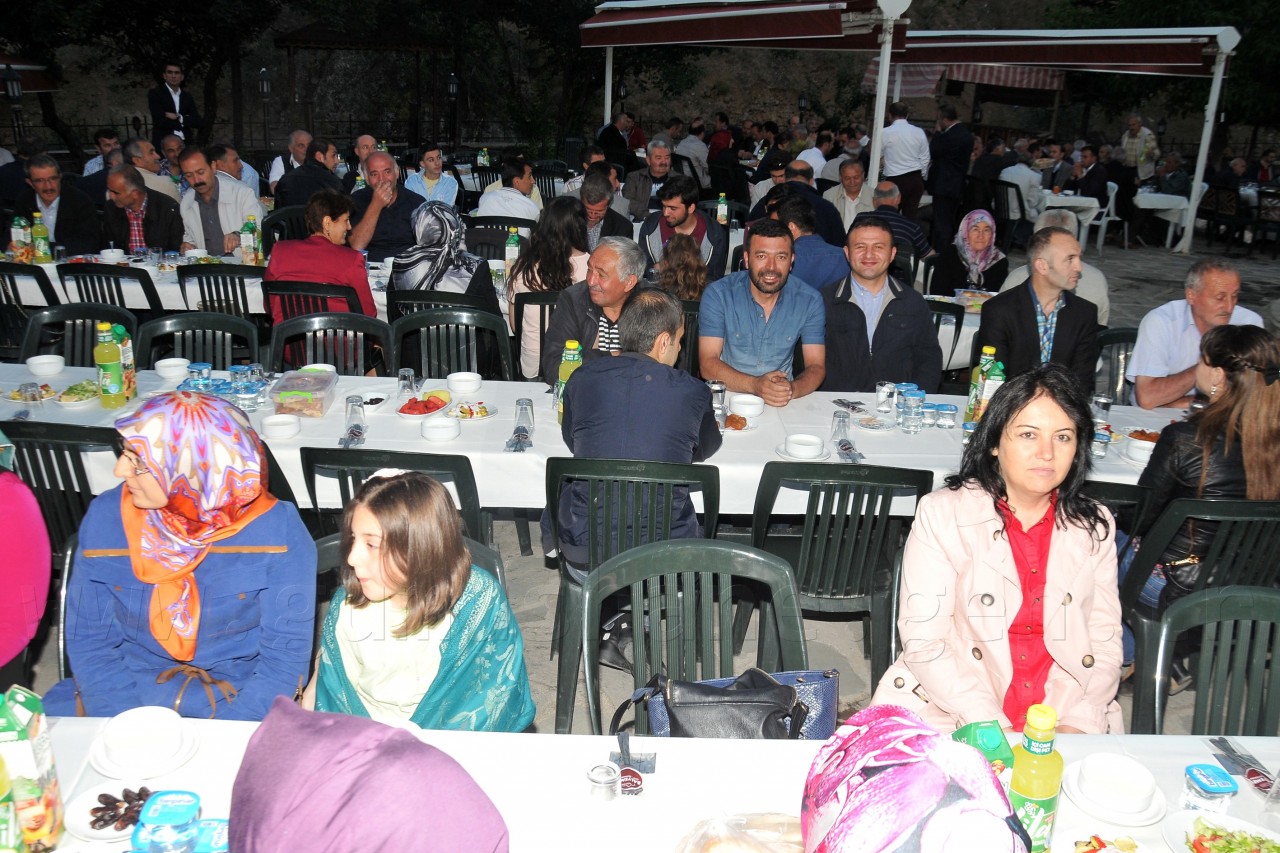 Başkan Çimen AK Parti teşkilatına iftar verdi 2