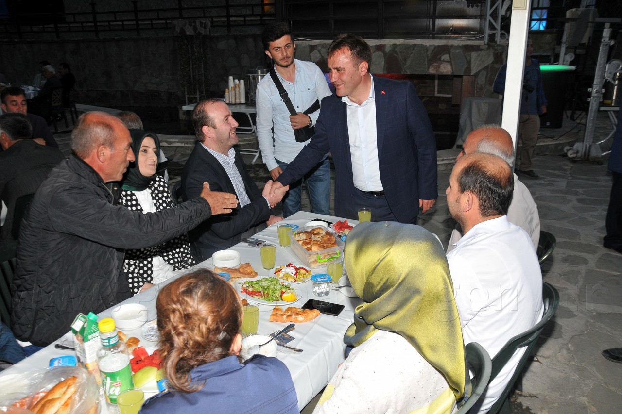 Başkan Çimen AK Parti teşkilatına iftar verdi 3