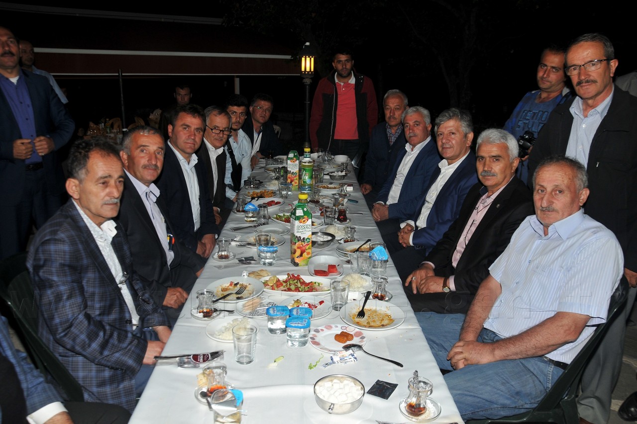 Başkan Çimen AK Parti teşkilatına iftar verdi 7