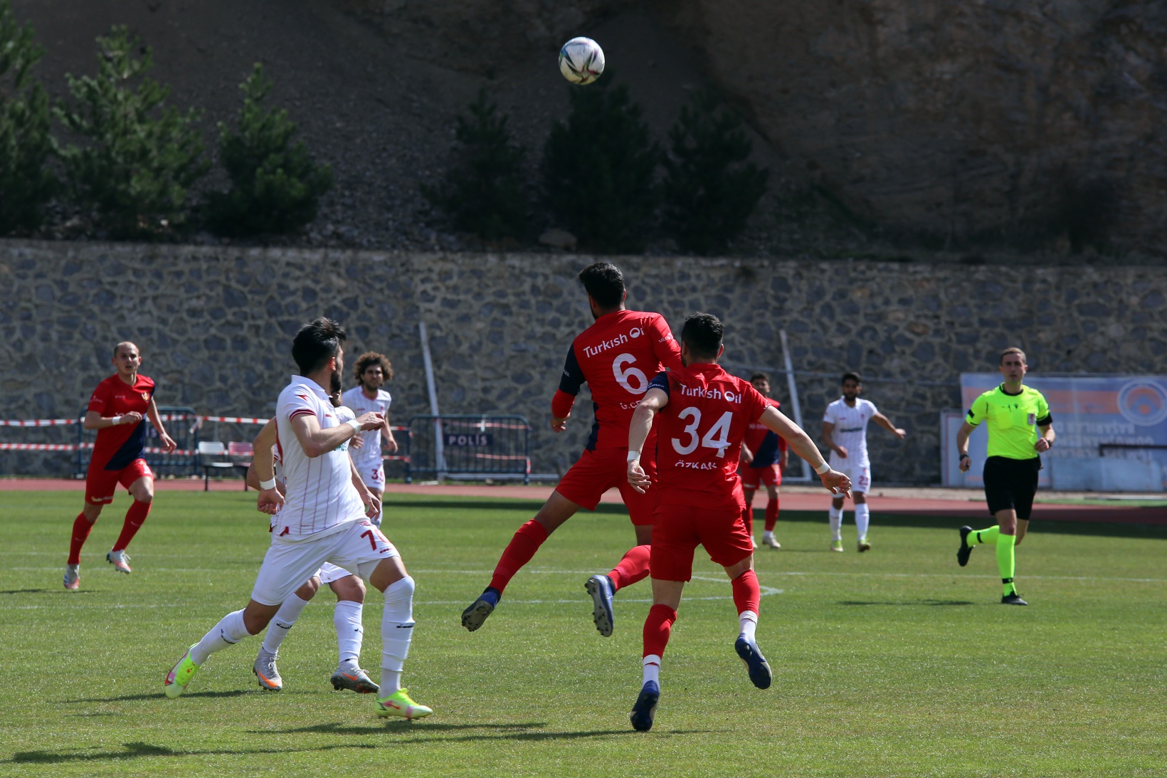 Gümüş zorlu rakibinden 1 puan aldı 9