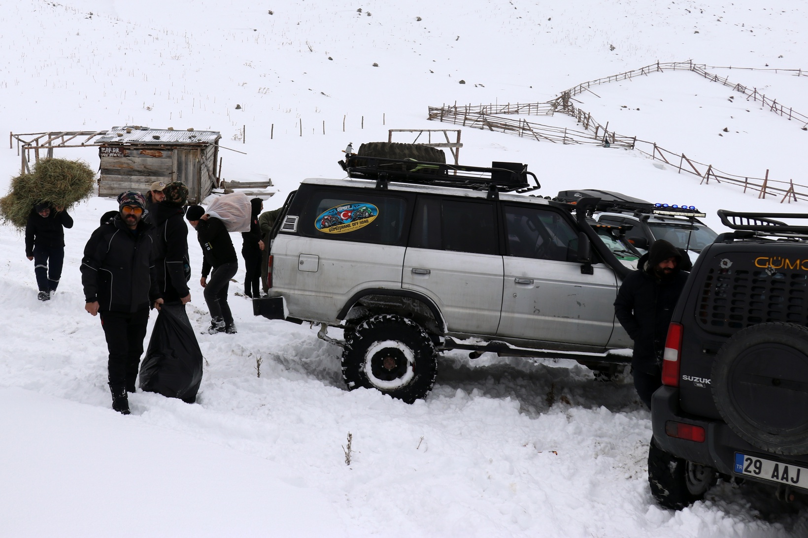 Zorlu yolları bu kez yaban hayvanları için aştılar 4