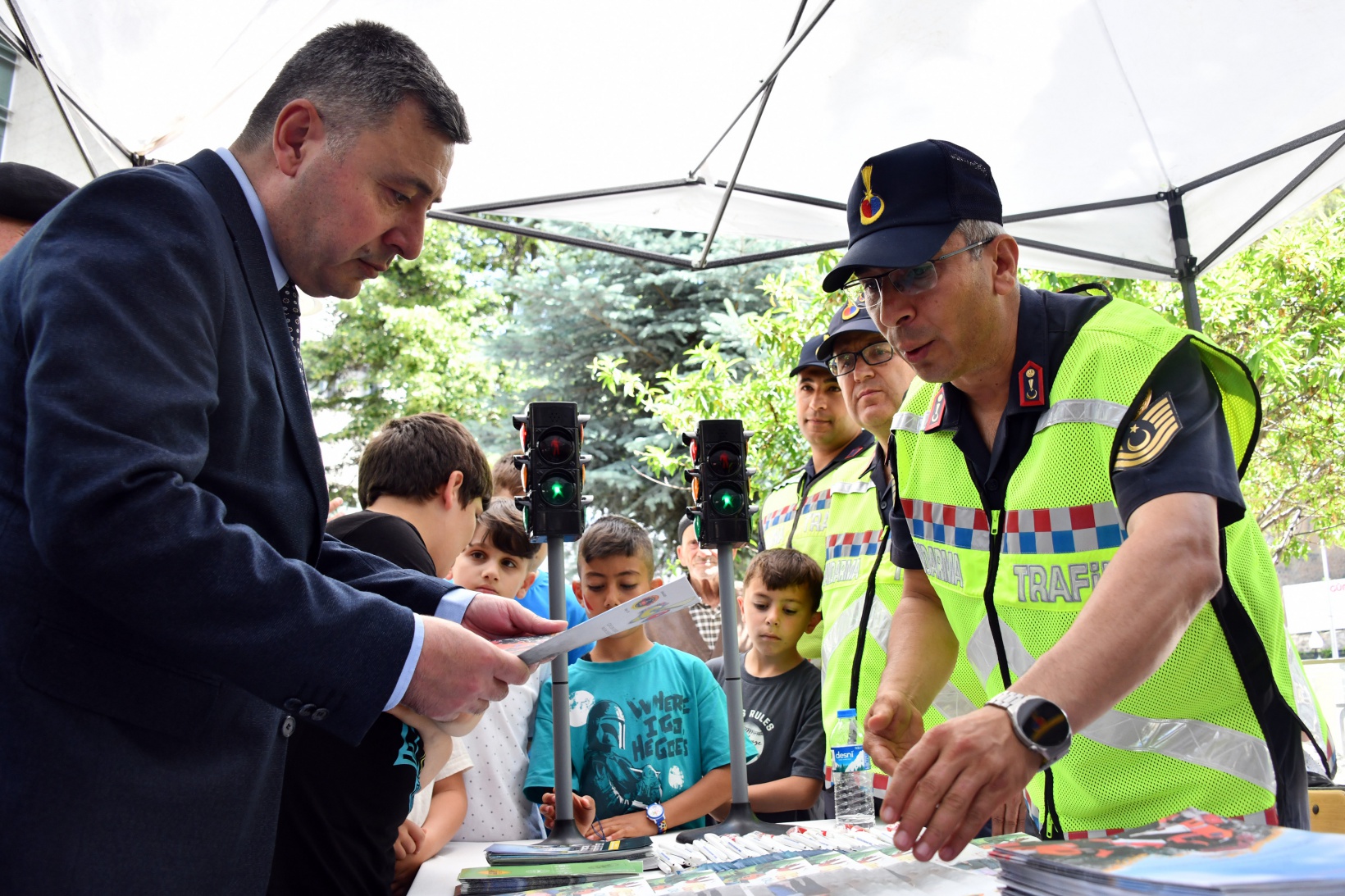 Jandarma’nın sergi ve konserine yoğun ilgi 30