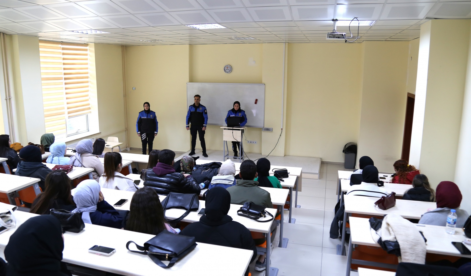 GÜ’de Toplum Destekli Polislik Uygulamaları konuşuldu 4