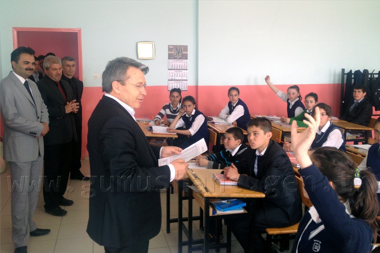 Üstün, Kelkit'te Belediye Başkanlarıyla Toplantı Yaptı 5