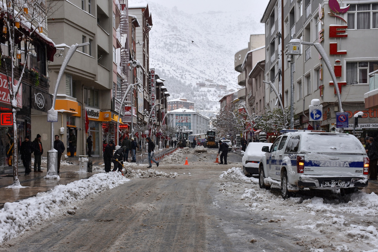 Gümüşhane Belediyesinden karla mücadele çalışmaları 3