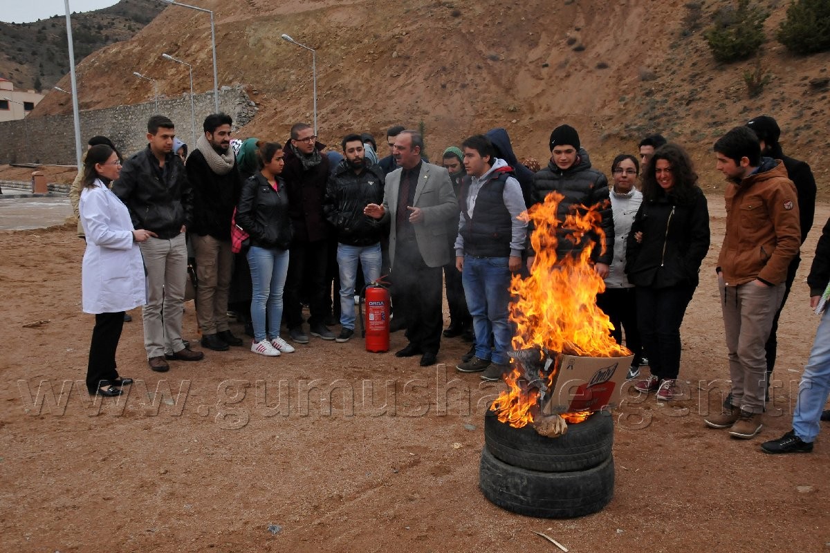 Üniversitede yangın tatbikatı yapıldı 1