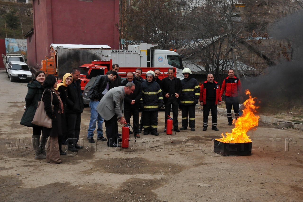 Kızılay personeline yangın tatbikatı yapıldı 1
