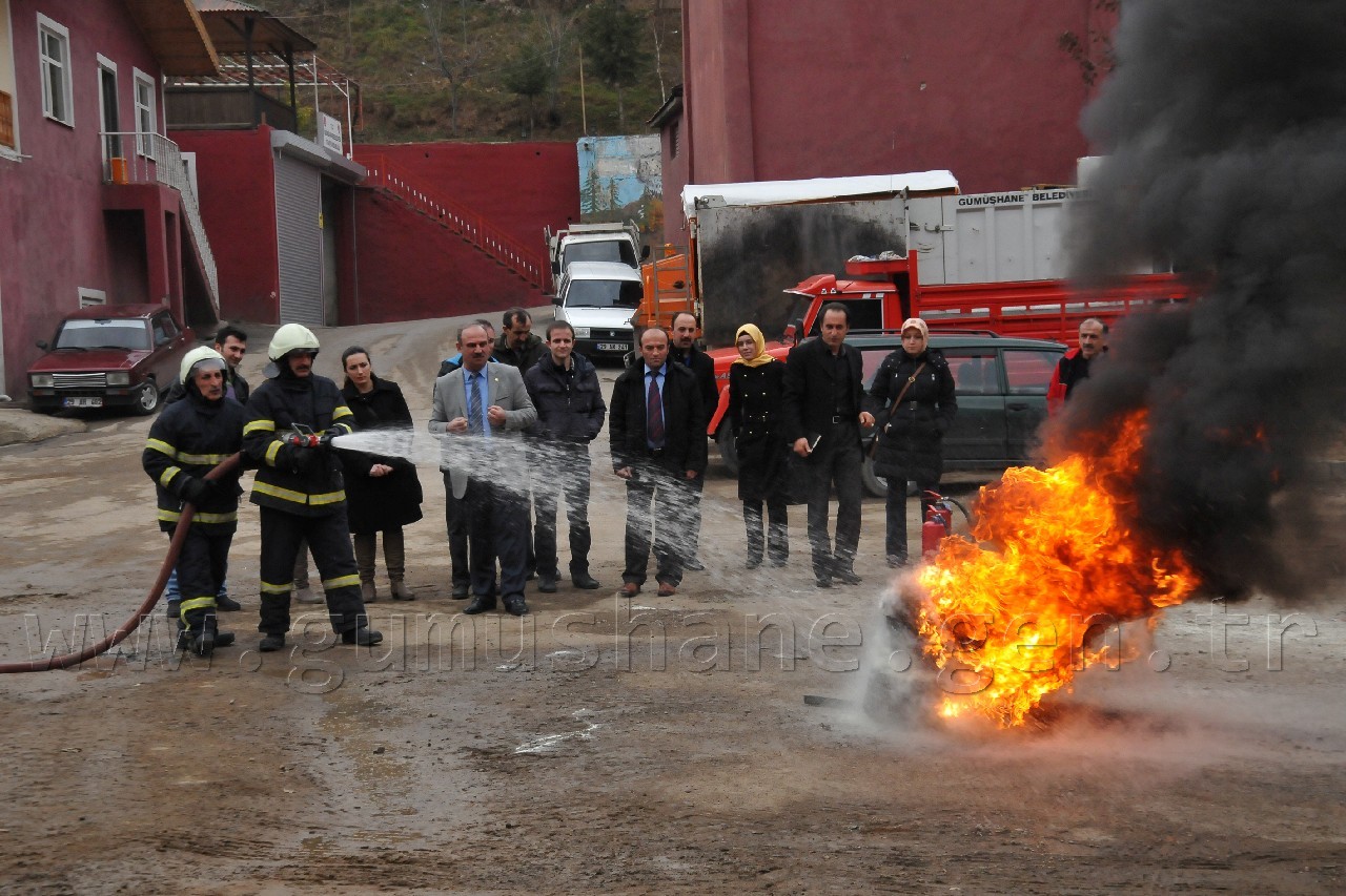 Kızılay personeline yangın tatbikatı yapıldı 3