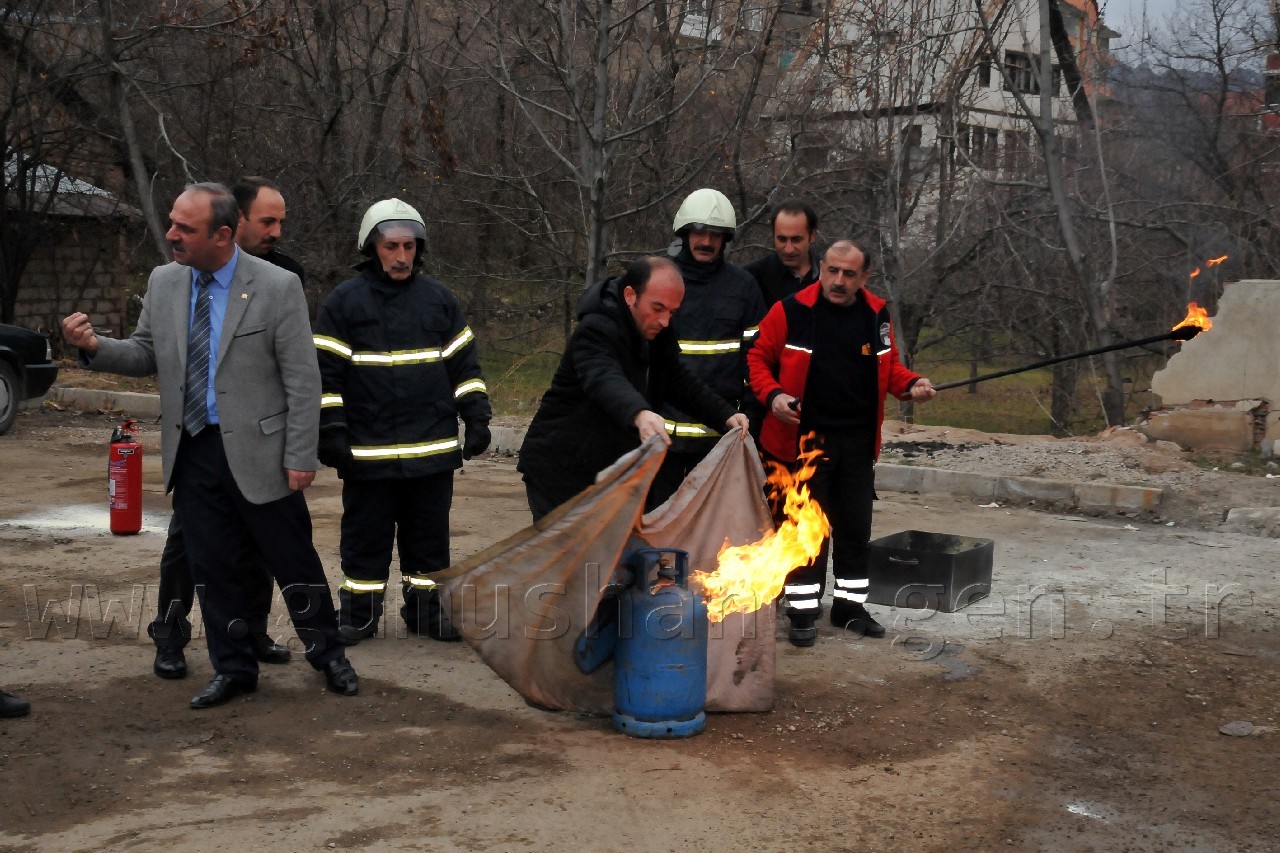 Kızılay personeline yangın tatbikatı yapıldı 4