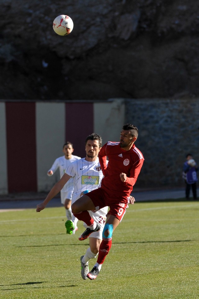 Yeni Şehir'de gol sesi çıkmadı: 0-0 4