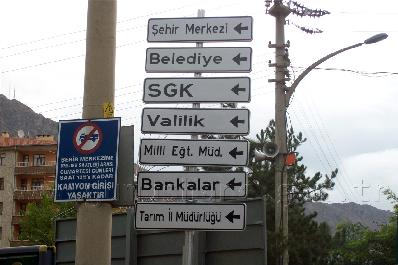 Şehir İçine Yeni Yön Levhaları Dikildi 2