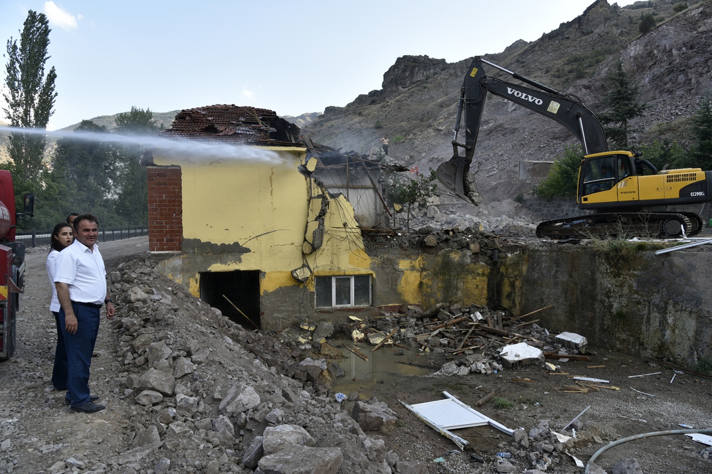 36 yıllık mezbahane yıkıldı 3