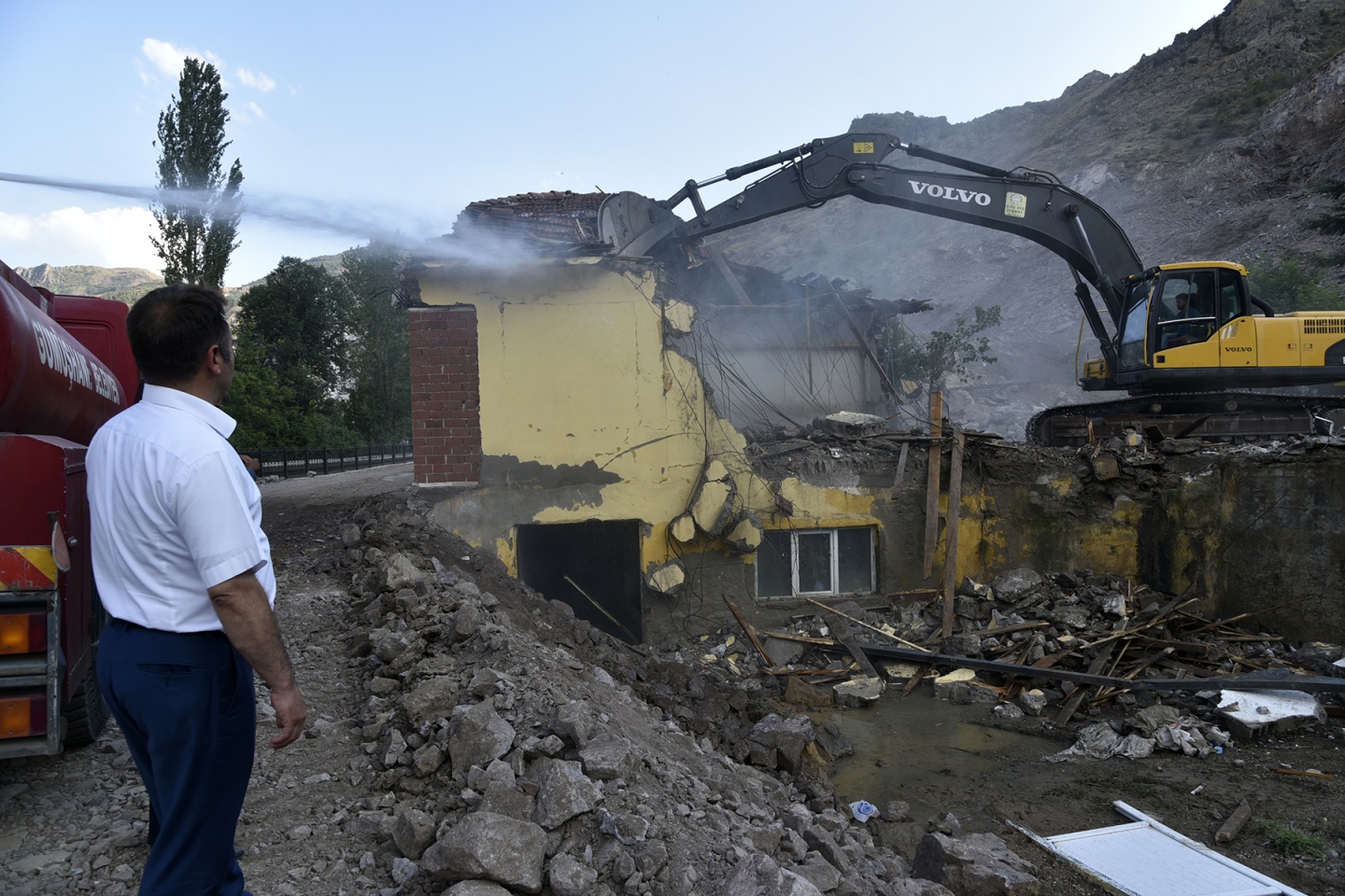 36 yıllık mezbahane yıkıldı 4