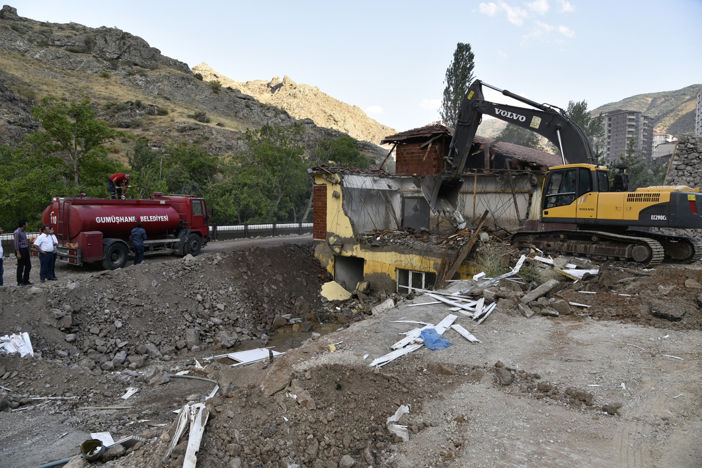 36 yıllık mezbahane yıkıldı 5