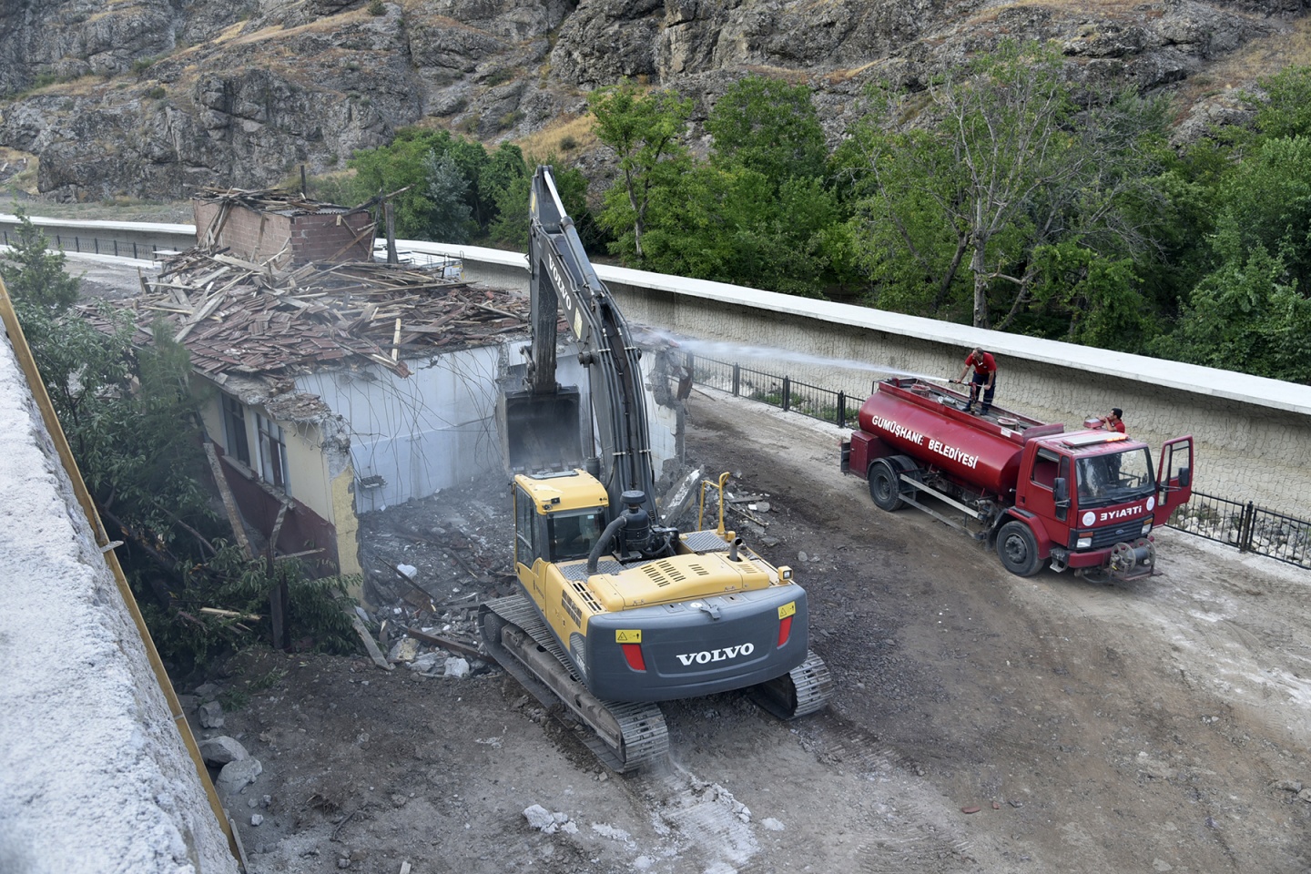 36 yıllık mezbahane yıkıldı 9