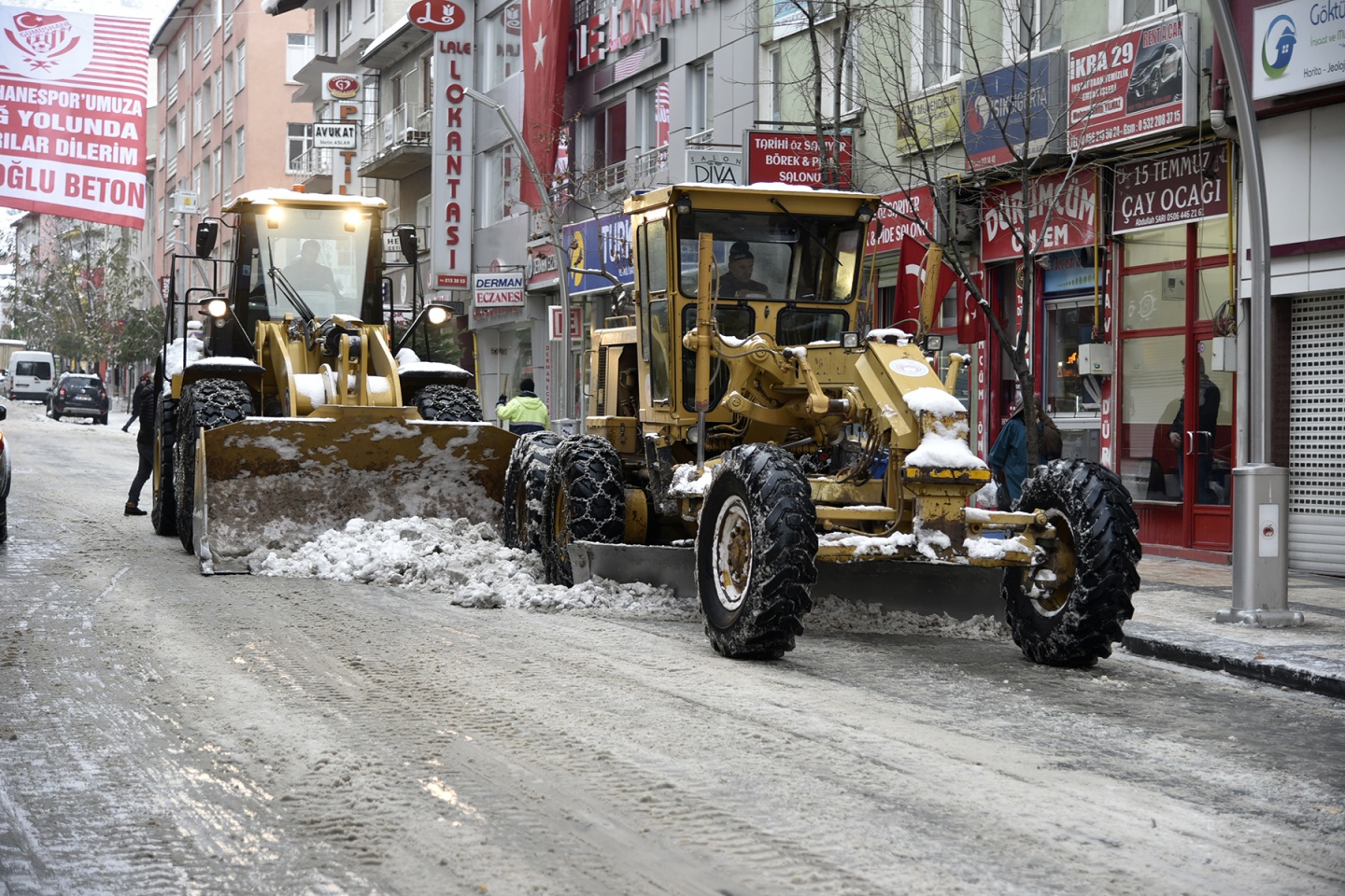 Gümüşhane Belediyesinin karla mücadele çalışmaları 6