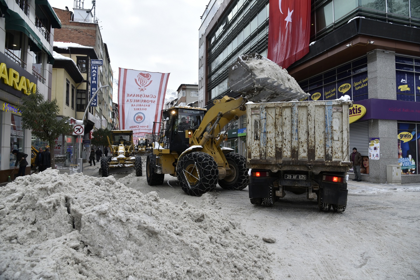 Gümüşhane Belediyesinin karla mücadele çalışmaları 8