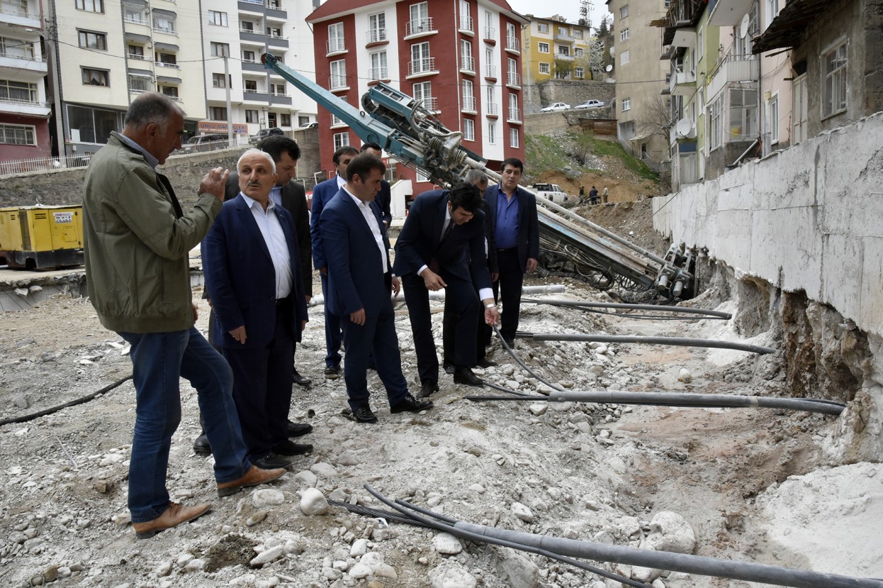 Modern pazaryerine ankraj uygulanıyor 4