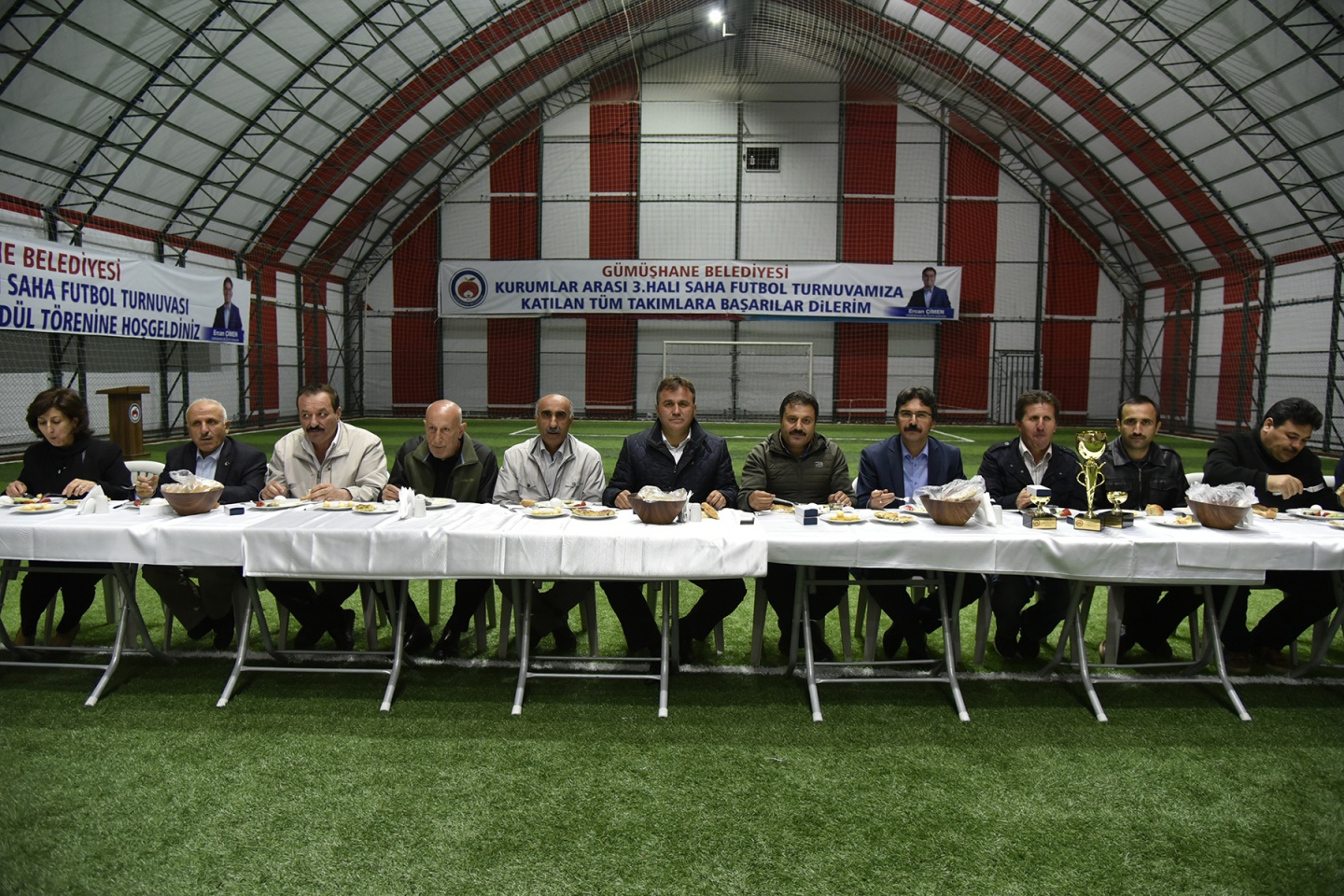 Kurumlararası halı saha turnuvası sona erdi 7