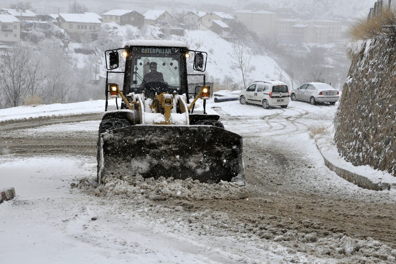 Gümüşhane Belediyesi'nin Karla Mücadele Çalışmaları Devam Ediyor 2