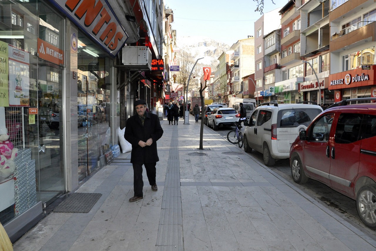 Gümüşhane Belediyesi kaldırım işgallerine son verdi 5