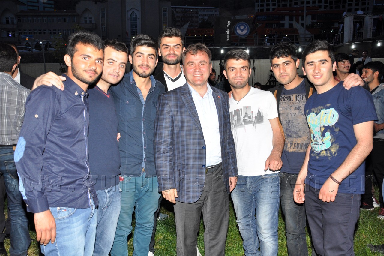 Başkan Çimen, AK Parti Gençlik Kolları’nın eğlence programına katıldı 1