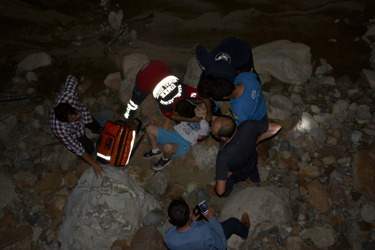 Bisikletiyle Harşit Çayına düştü 4