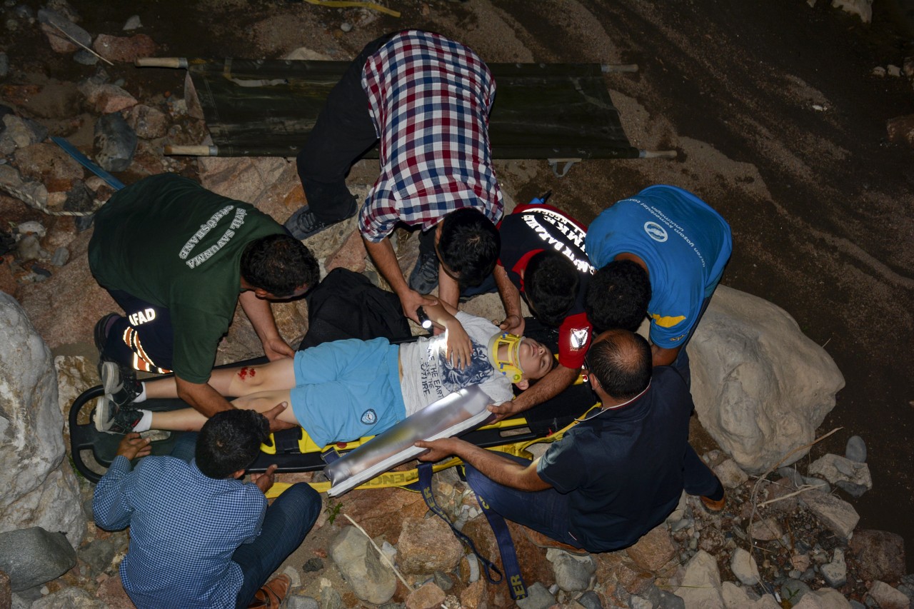 Bisikletiyle Harşit Çayına düştü 6