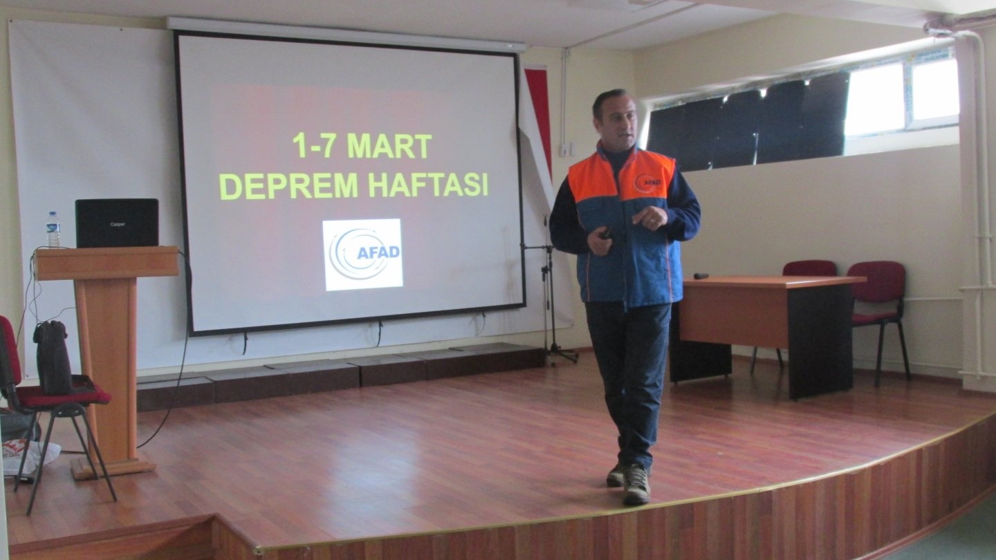 Okullarda deprem anlatıldı 6