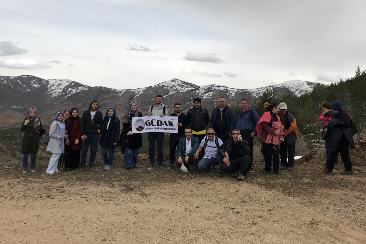 Gümüşhaneli dağcılardan Kelkit’te bahar yürüyüşü 8