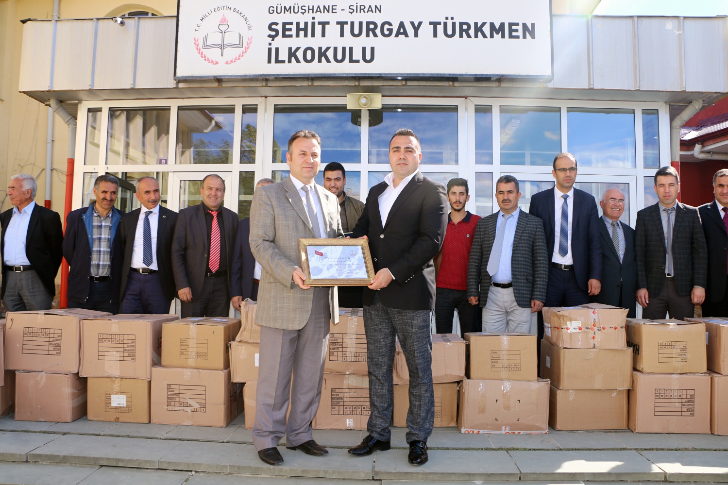 İhtiyaç sahibi öğrencilere ayakkabı hediye edildi 5