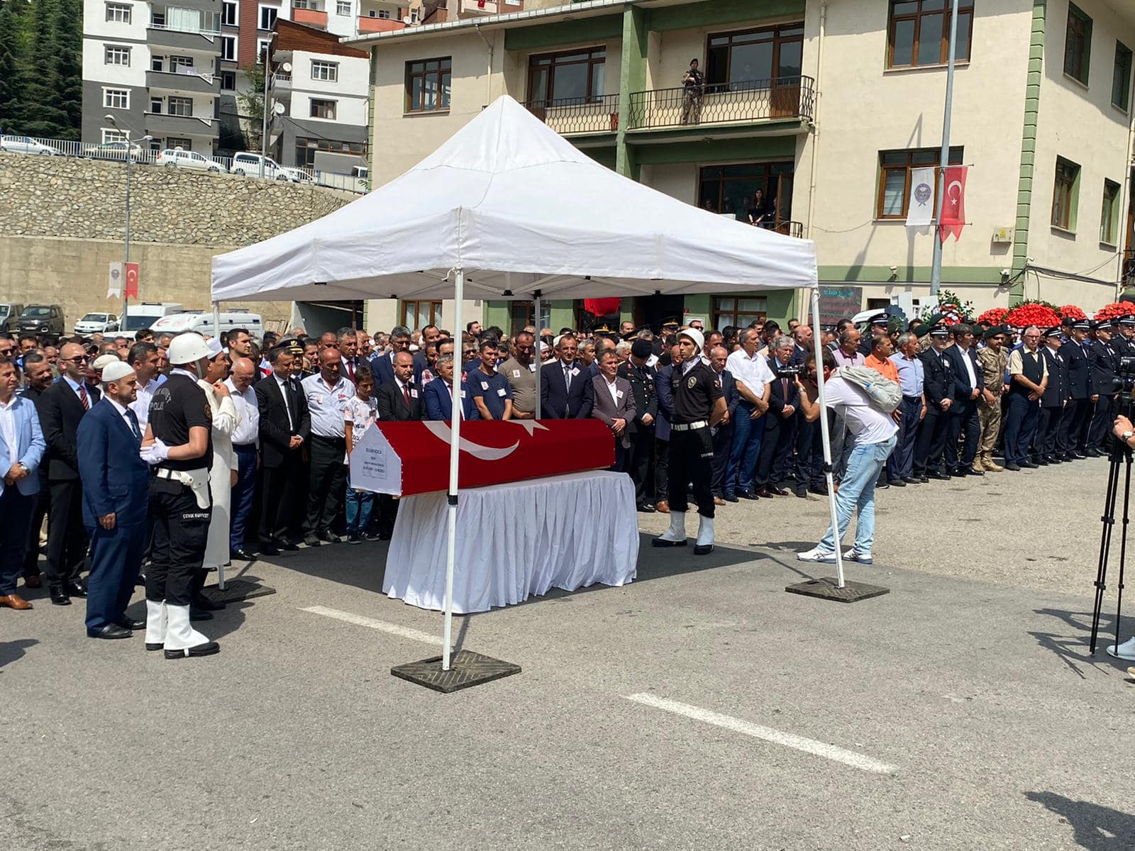 Şehit Bekçi Oltan Koca son yolculuğuna uğurlandı 16